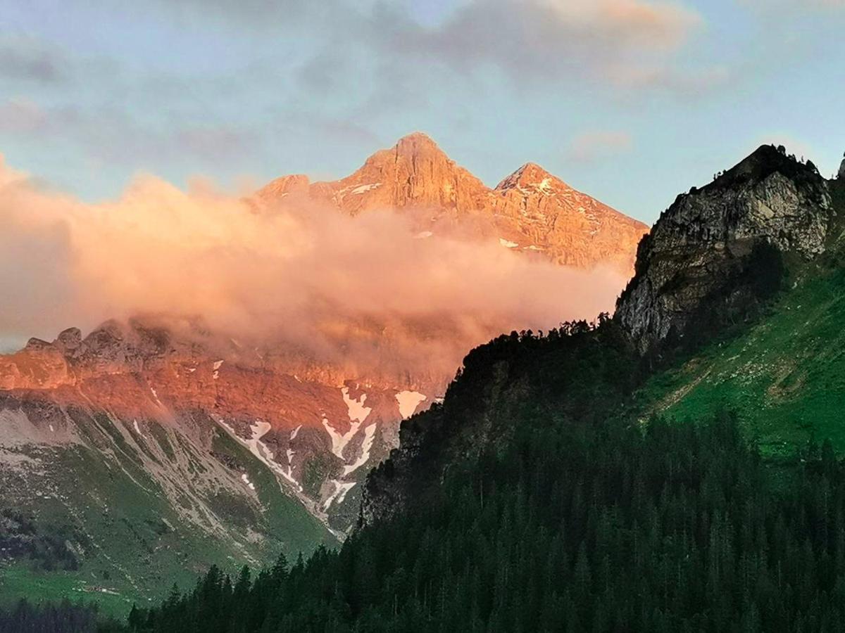 Berggasthaus Gitschenen Otel Isenthal Dış mekan fotoğraf